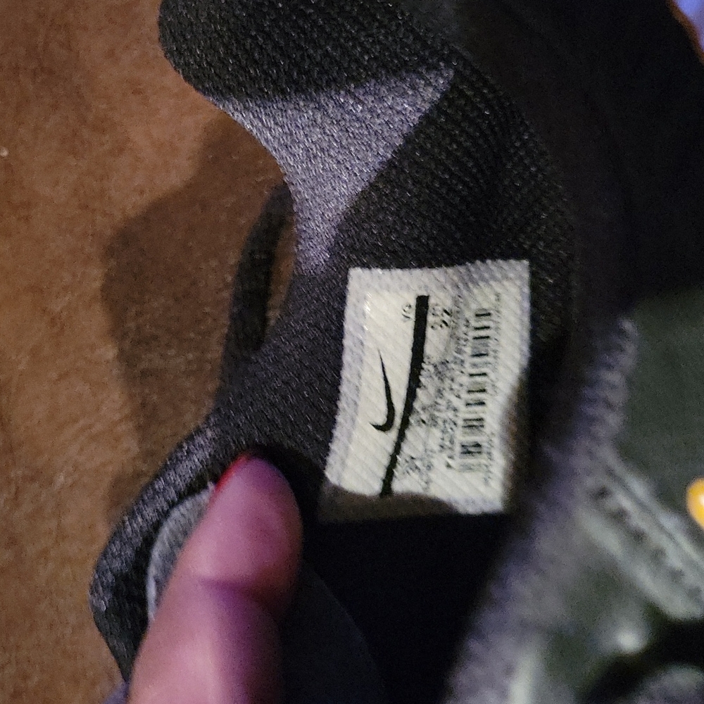 Nike Sneakers - Picture 5 of 7